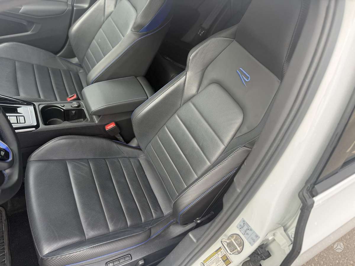 Volkswagen Golf - 11