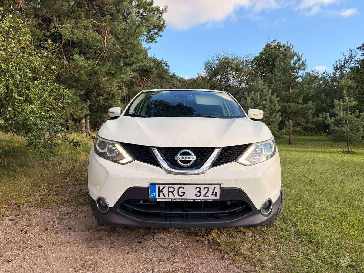Nissan Qashqai 2014 — interior