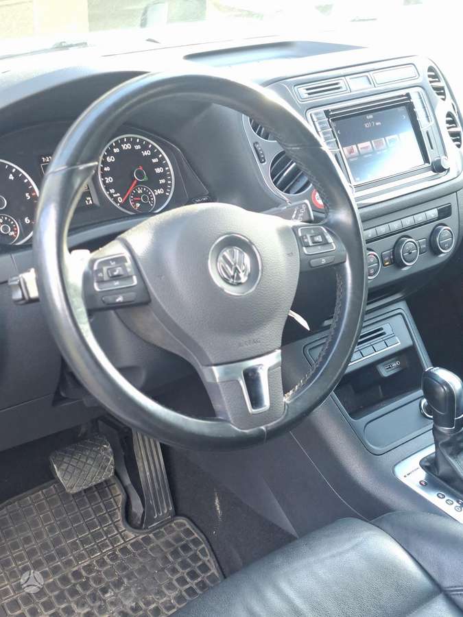 Volkswagen Tiguan - 5