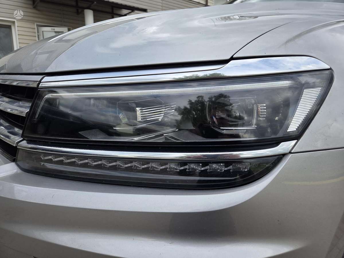 Volkswagen Tiguan - 8