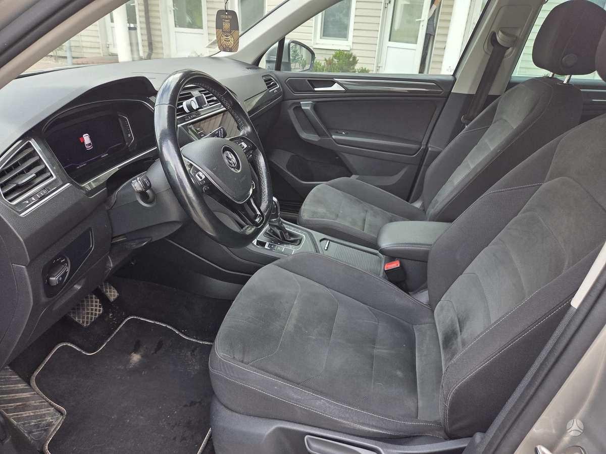 Volkswagen Tiguan - 9