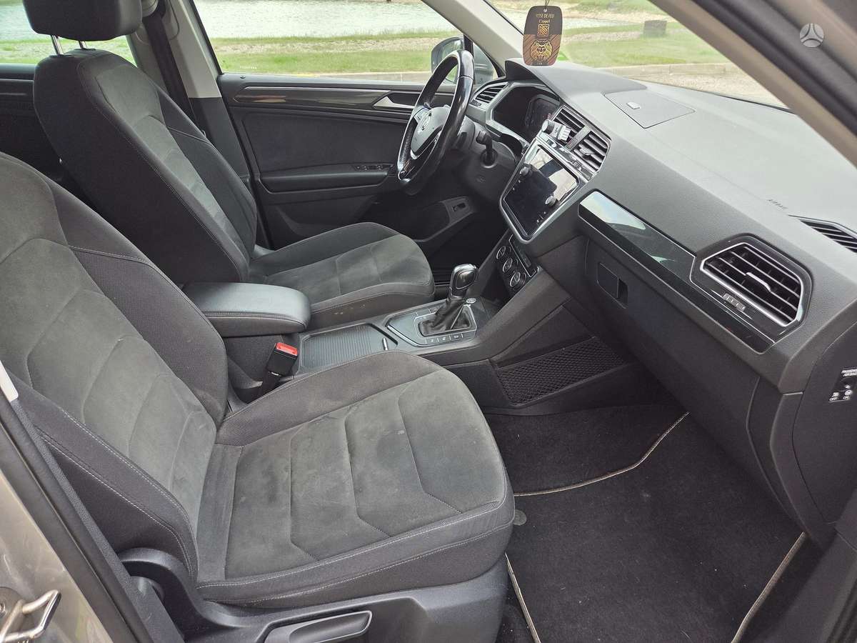 Volkswagen Tiguan - 12