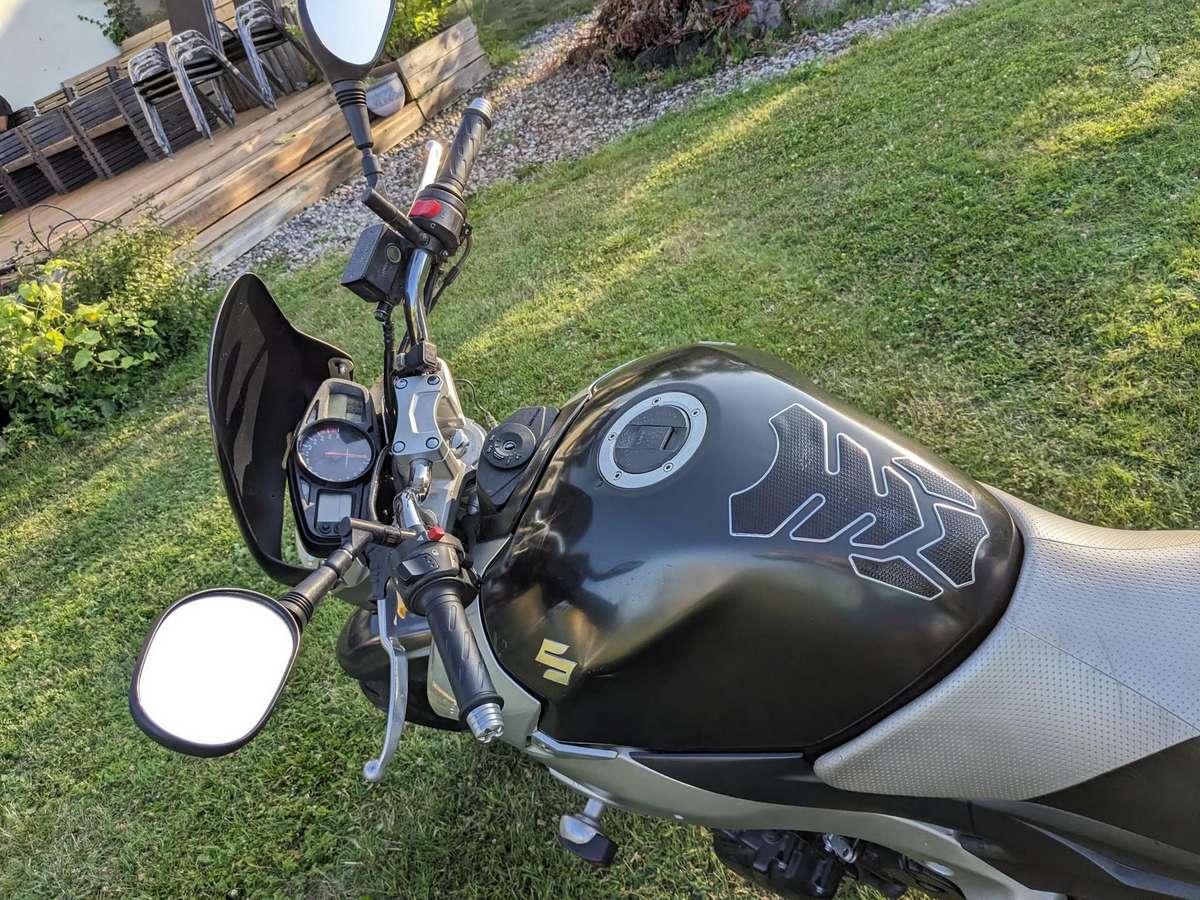 Suzuki GSR 599cc, street / classic