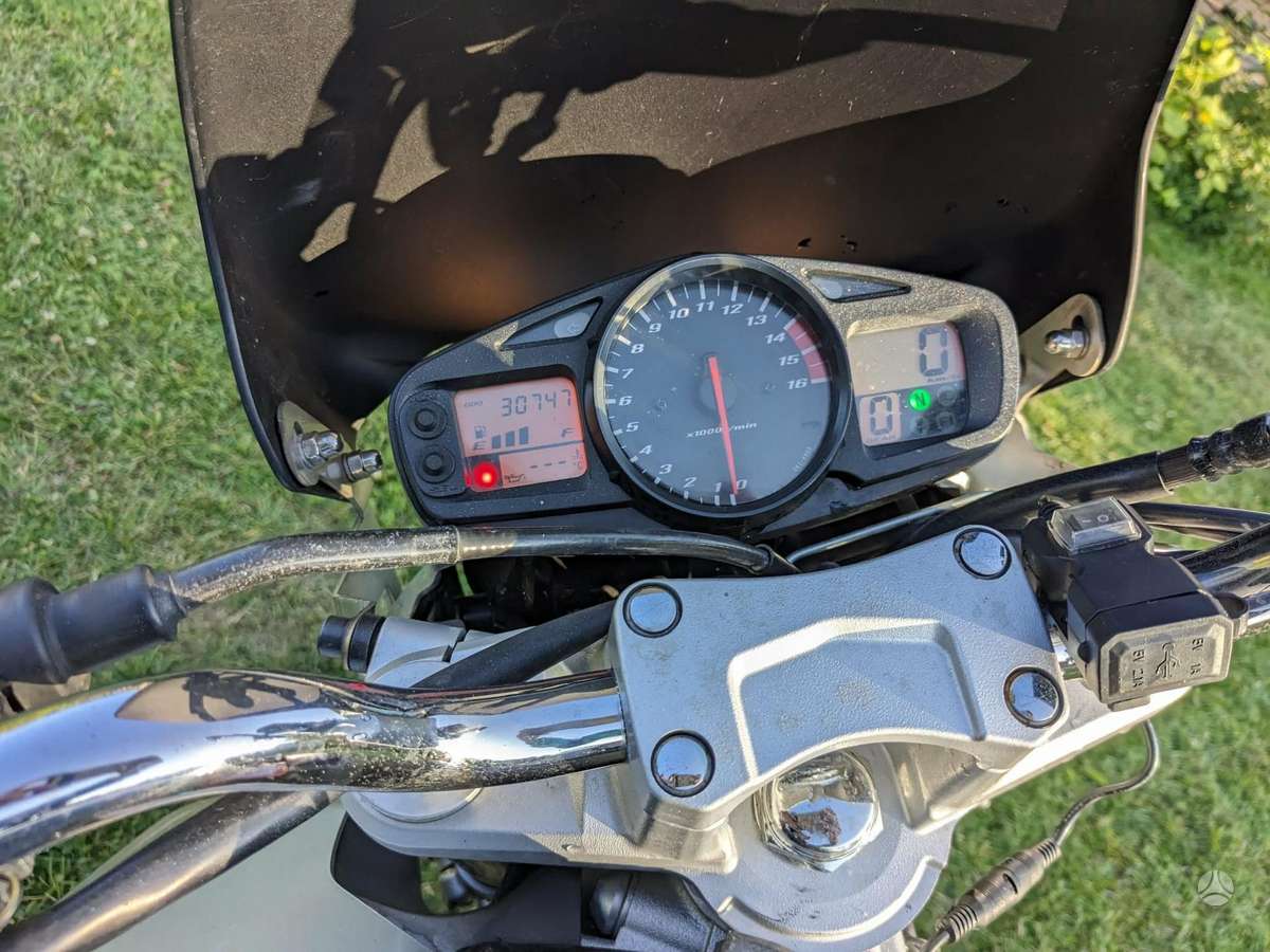 Suzuki GSR 599cc, street / classic