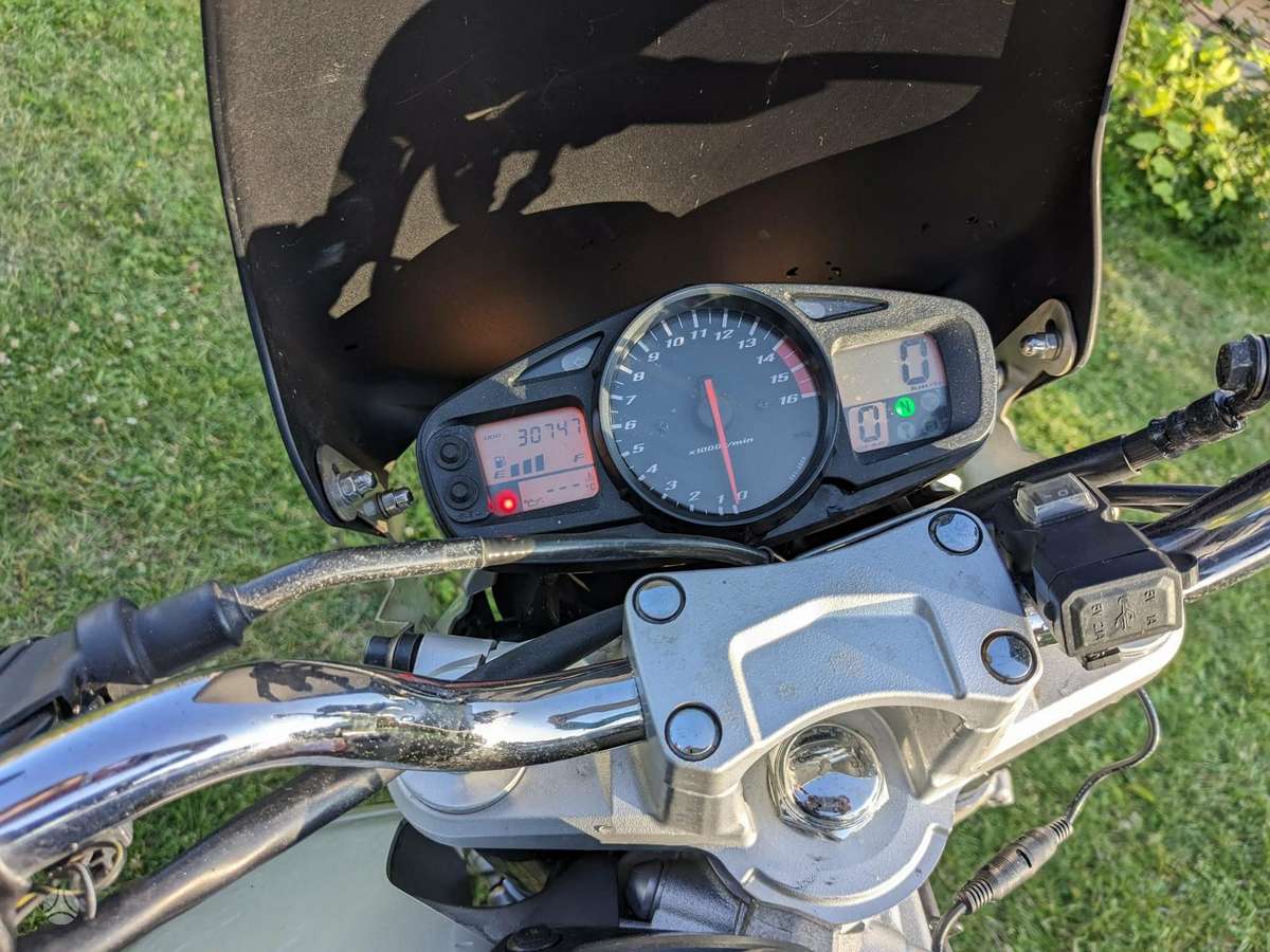 Suzuki GSR 599cc, street / classic