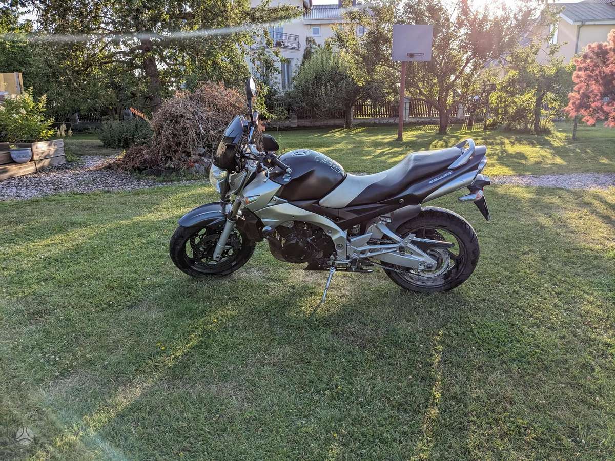 Suzuki GSR 599cc, street / classic