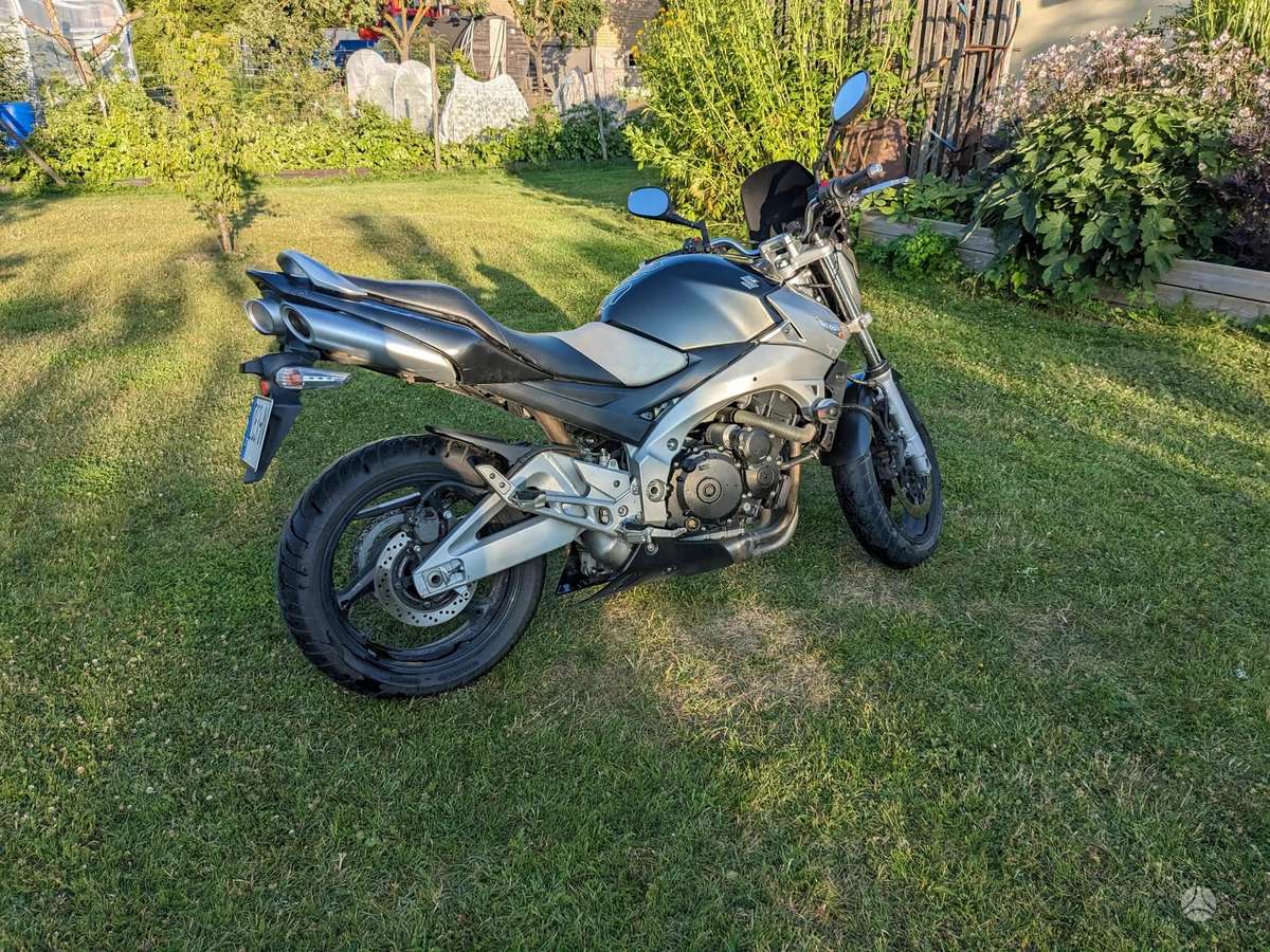 Suzuki GSR 599cc, street / classic