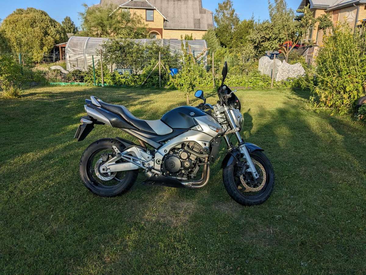 Suzuki GSR 599cc, street / classic