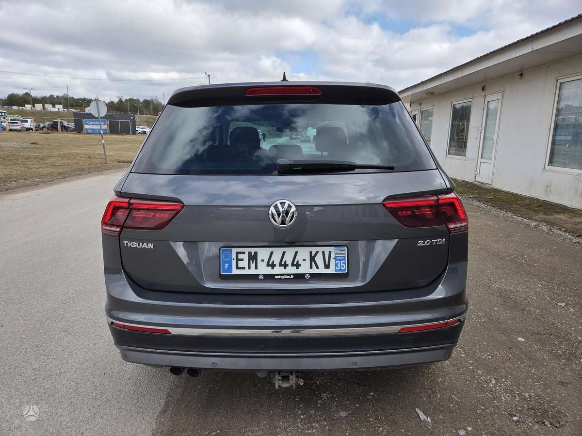 Volkswagen Tiguan - 5