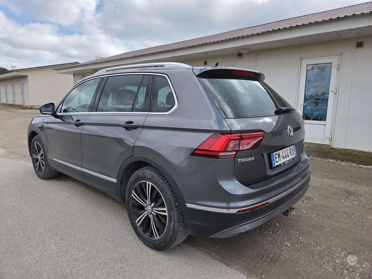Volkswagen Tiguan - 6