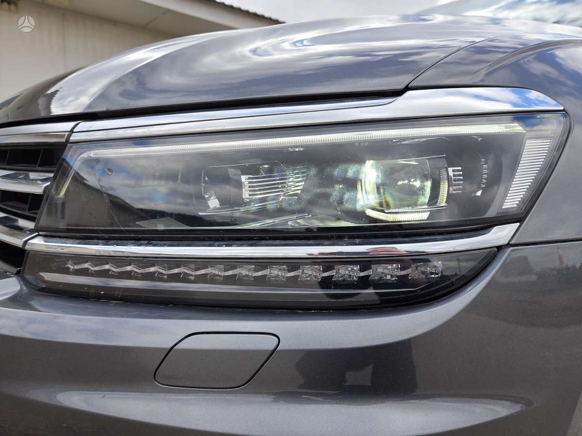 Volkswagen Tiguan - 9
