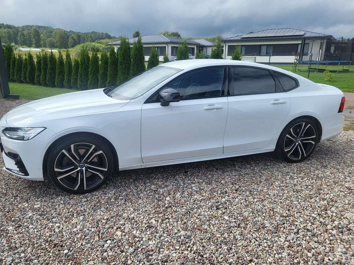 Volvo S90 - 2