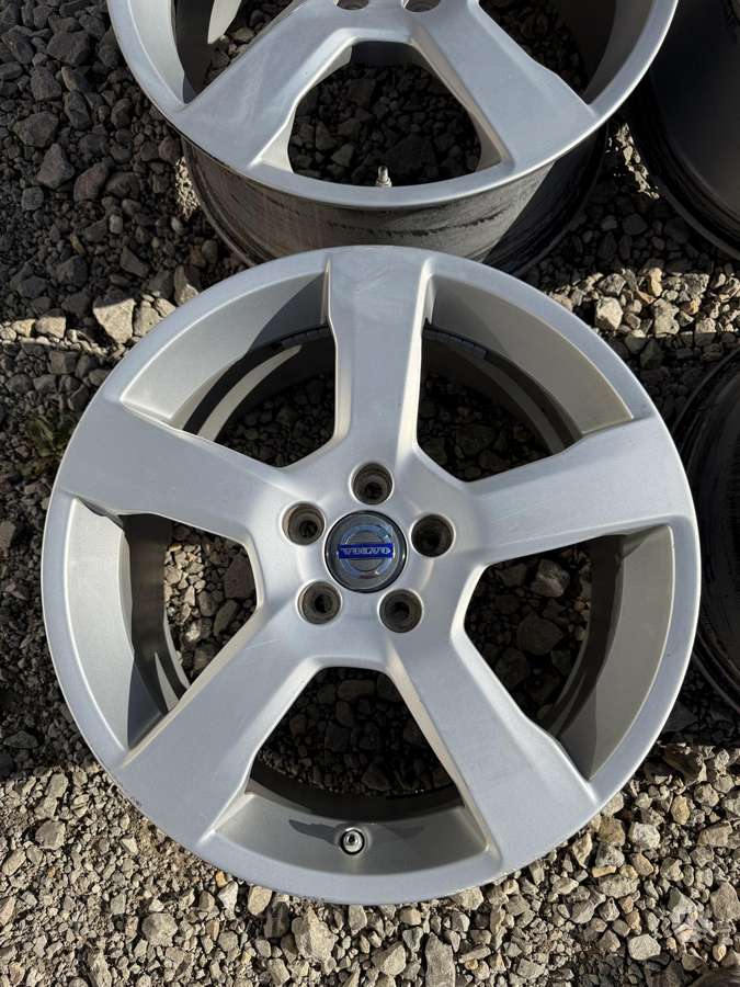 Volvo, lengvojo lydinio, R18