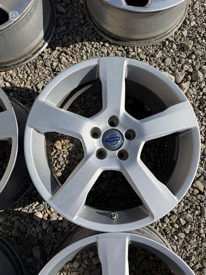 Volvo, lengvojo lydinio, R18