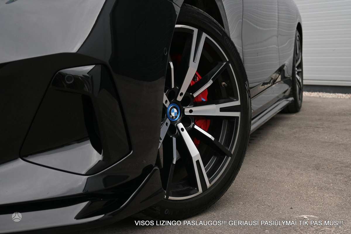 BMW i5, sedanas