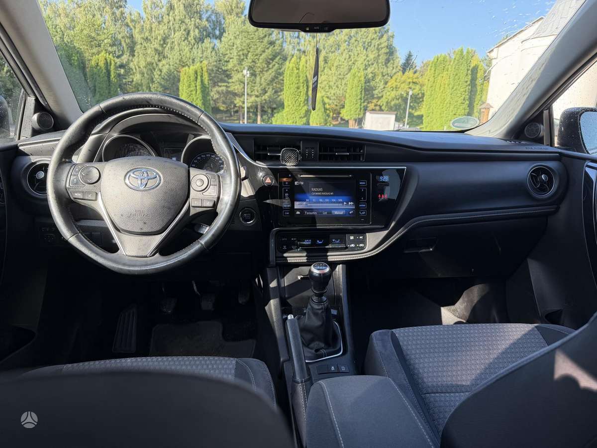Toyota Auris, 1.6 l., Универсал