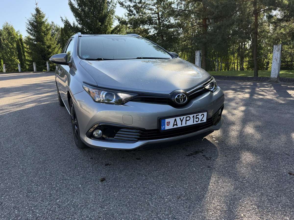 Toyota Auris, 1.6 l., Универсал