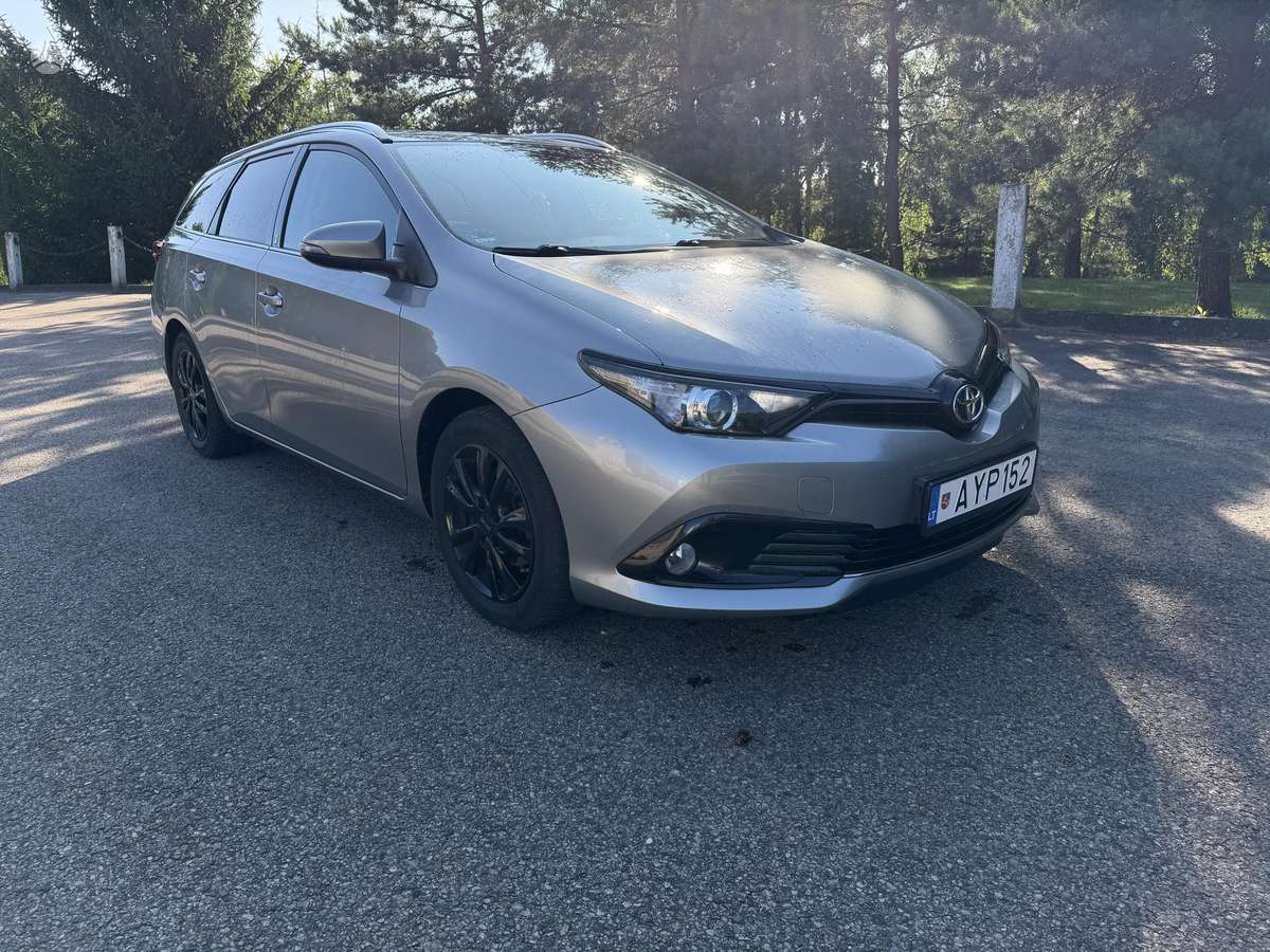 Toyota Auris, 1.6 l., Универсал