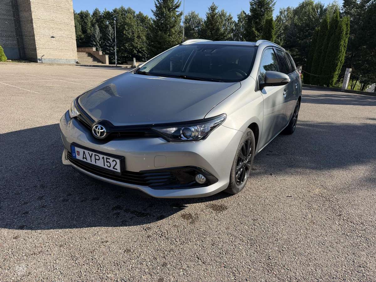 Toyota Auris, 1.6 l., Универсал