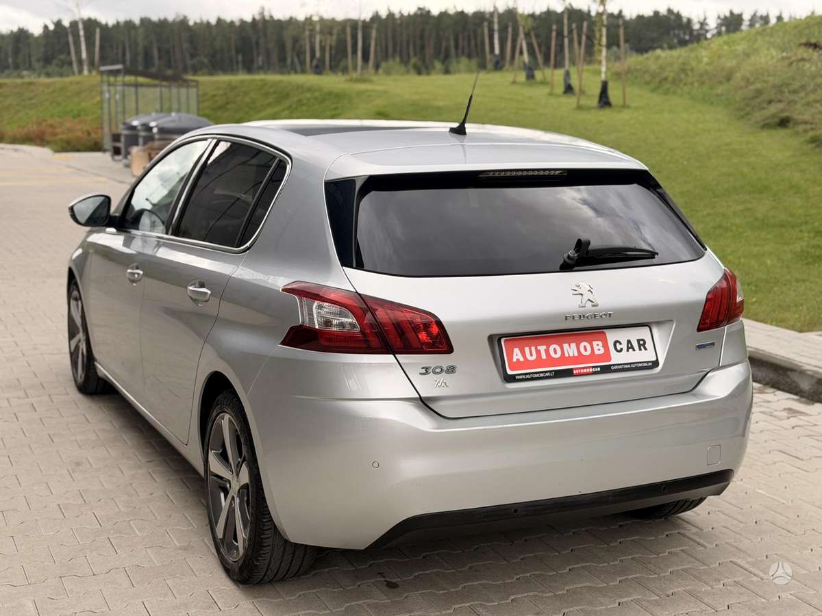 Peugeot 308, 1.2 l., hatchback
