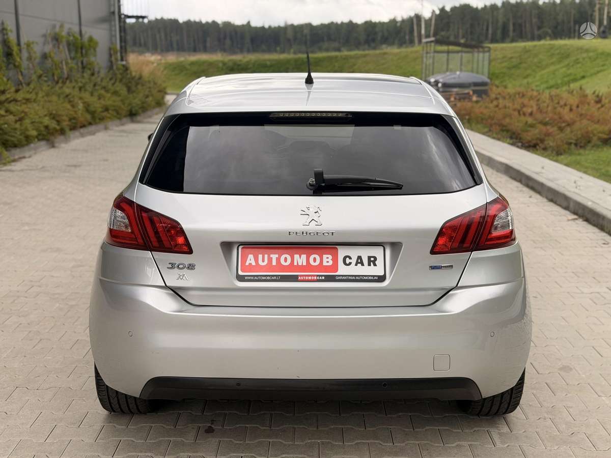 Peugeot 308, 1.2 l., hatchback