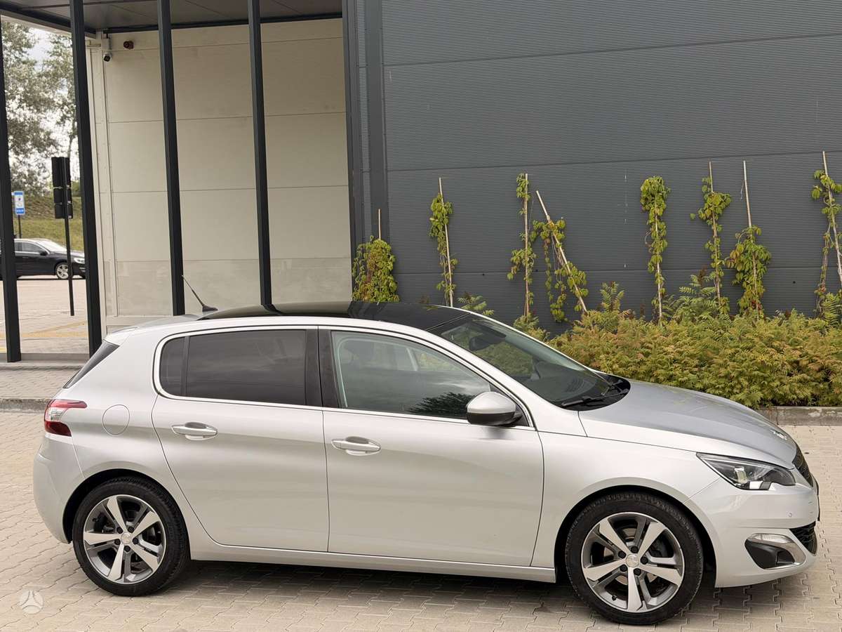 Peugeot 308, 1.2 l., hatchback