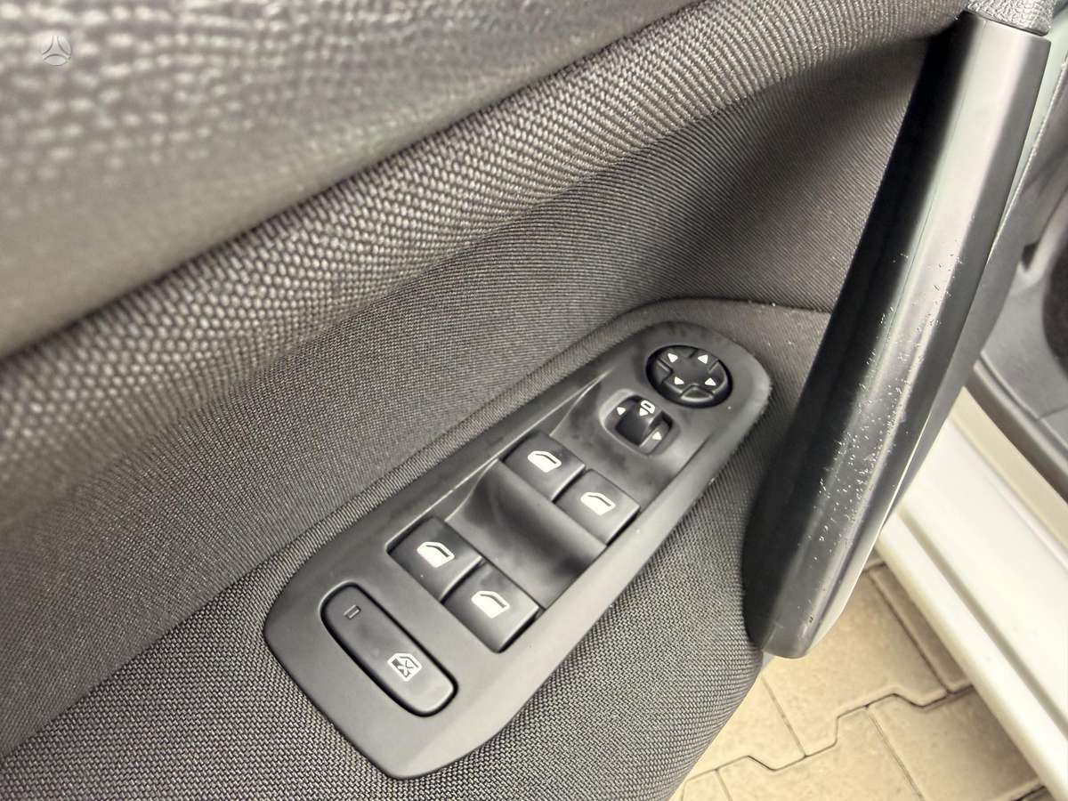 Peugeot 308, 1.2 l., hatchback