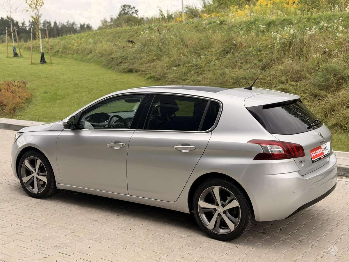Peugeot 308, 1.2 l., hatchback