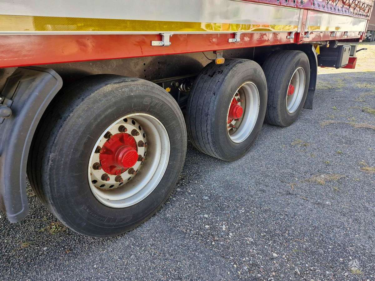 -Kita- Tracon Trailers, бортовые с тентом