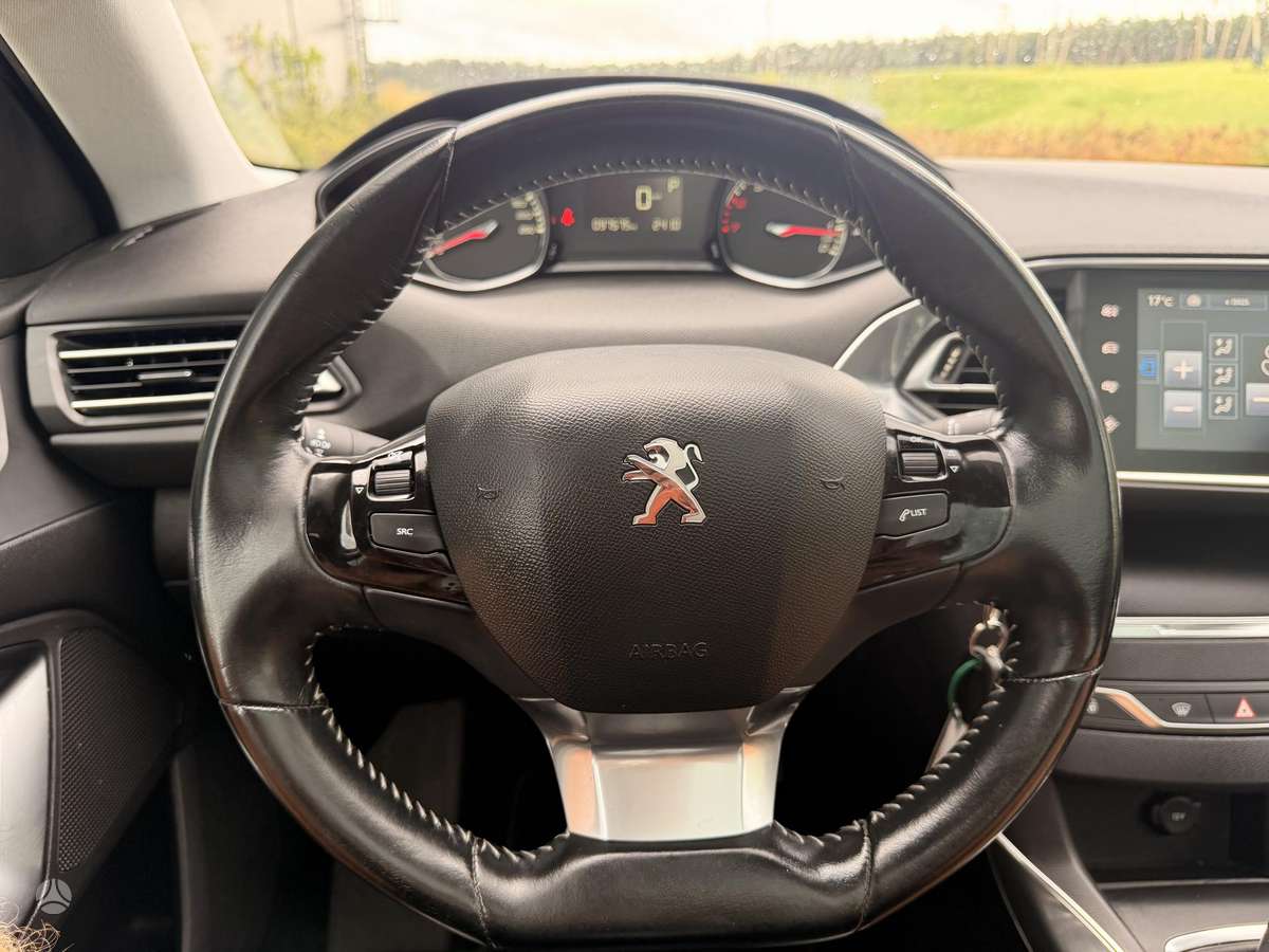 Peugeot 308, 1.2 l., hatchback