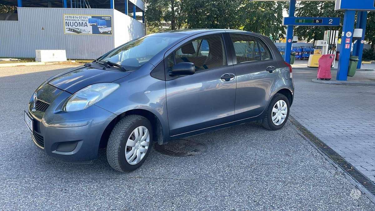 Toyota Yaris - 4