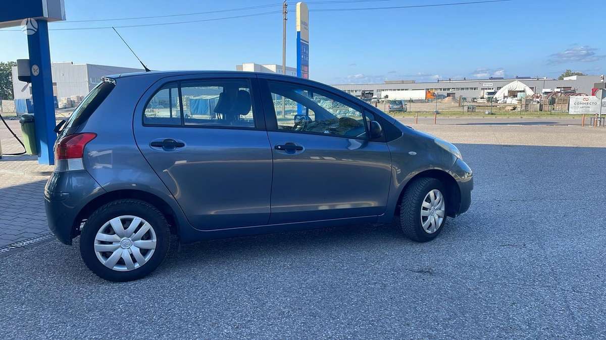 Toyota Yaris - 5
