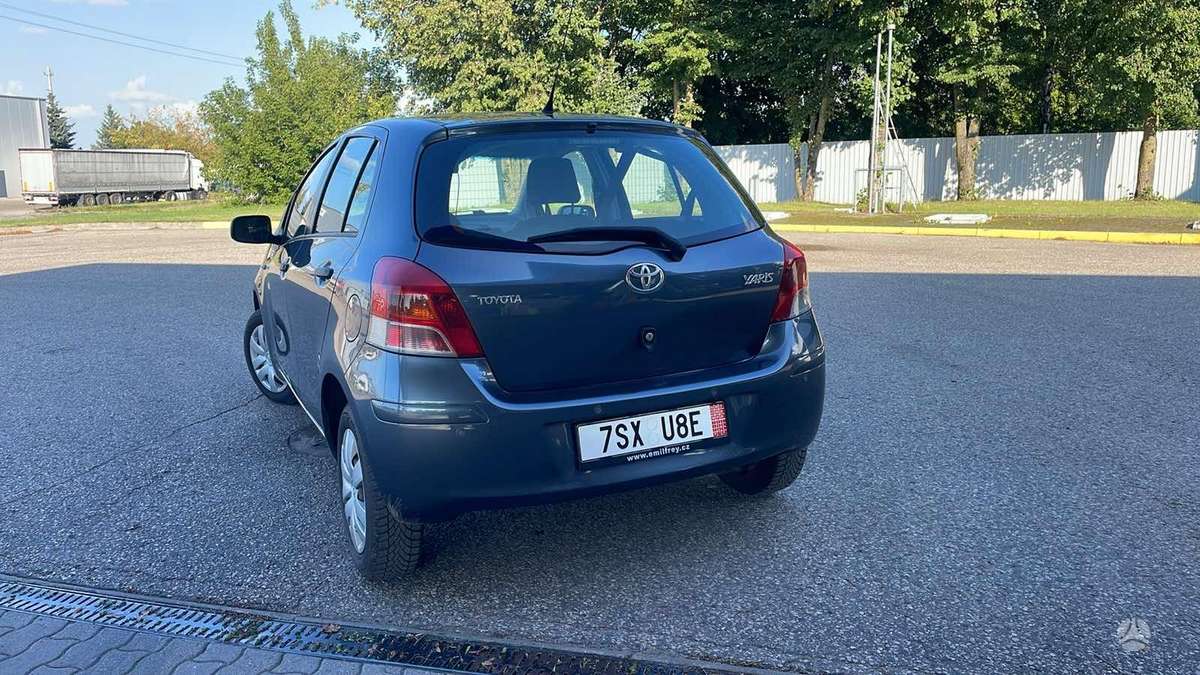 Toyota Yaris - 7