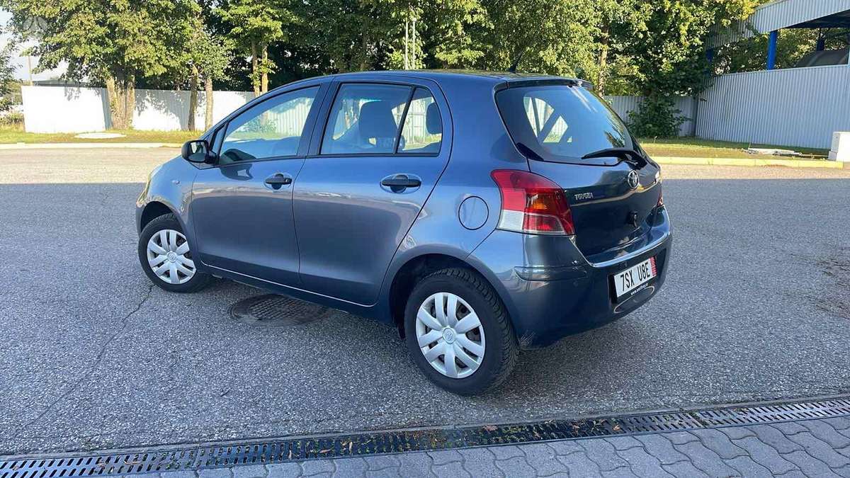 Toyota Yaris - 8