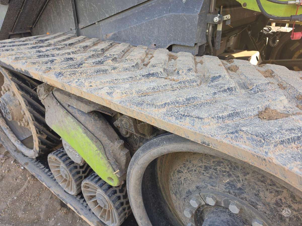 Claas Lexion 770TT, combine harvesters
