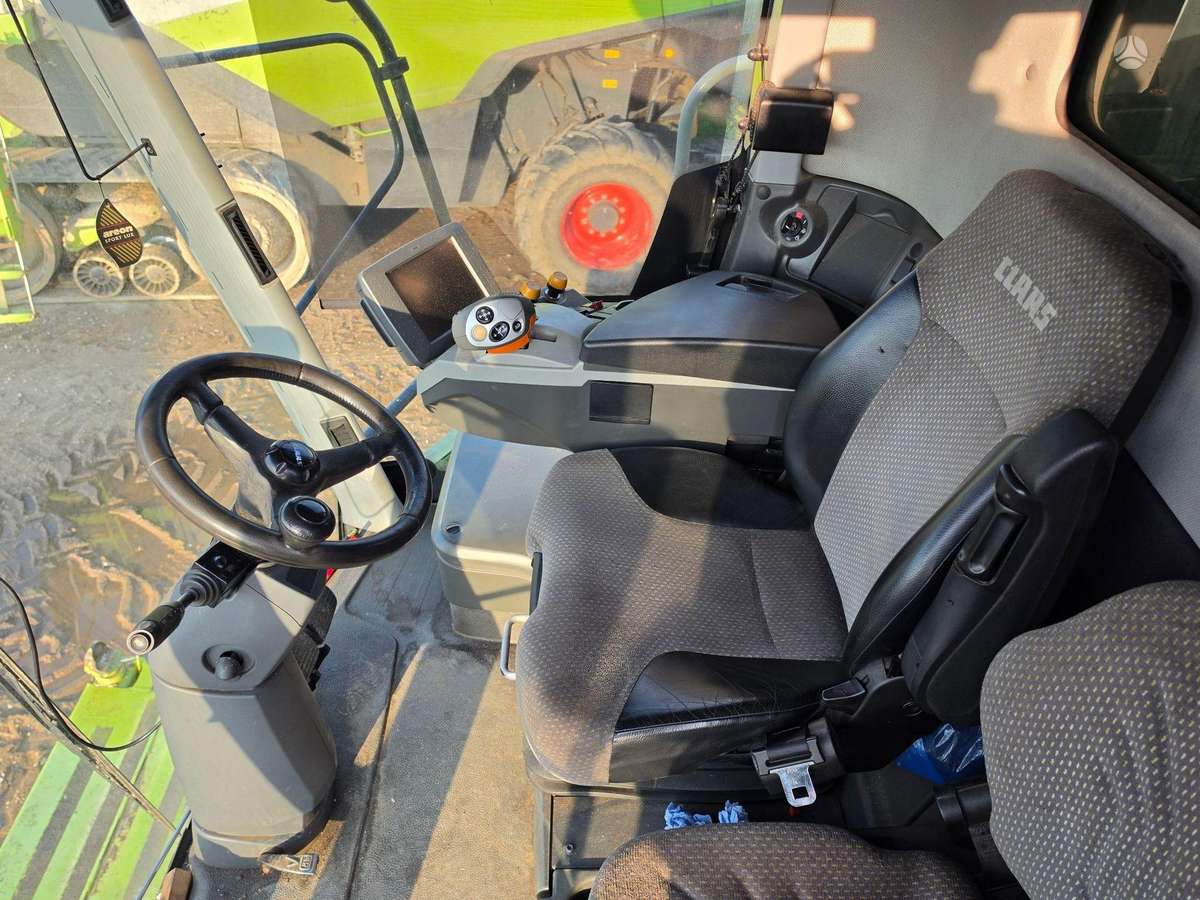 Claas Lexion 770TT, combine harvesters
