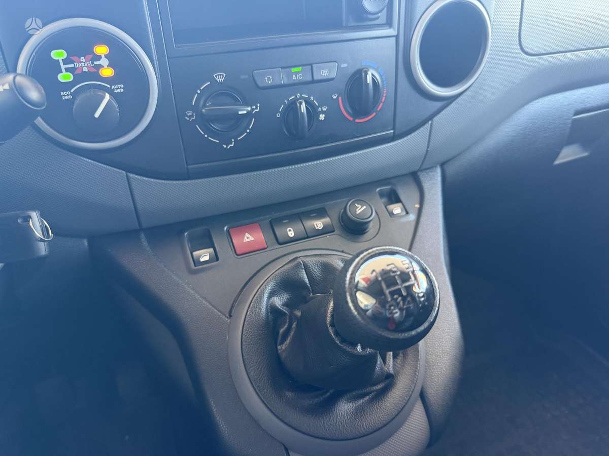 Peugeot Partner, off-road / crossover
