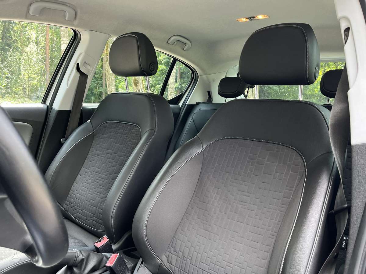 Opel Corsa, 1.3 l., Хэтчбек