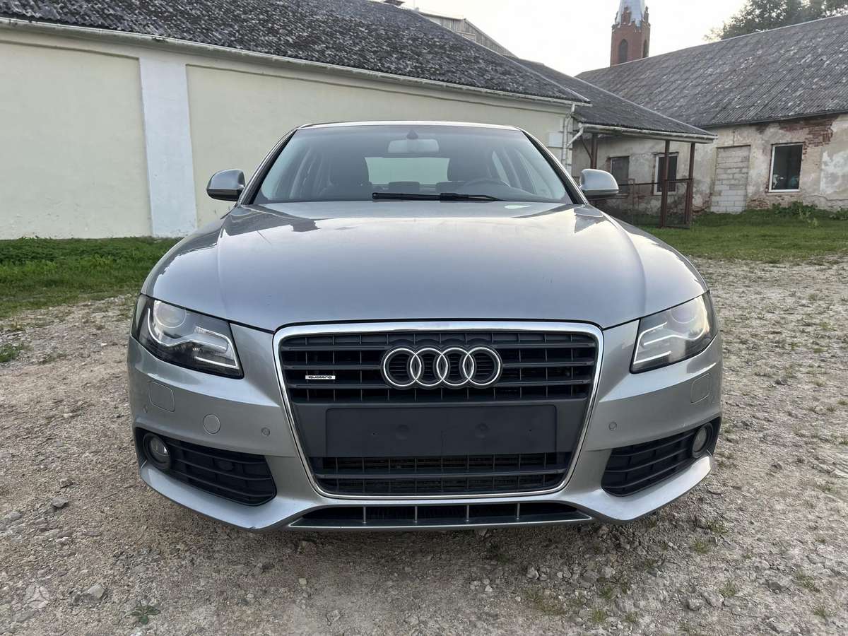 Audi A4, 2.0 l., Седан