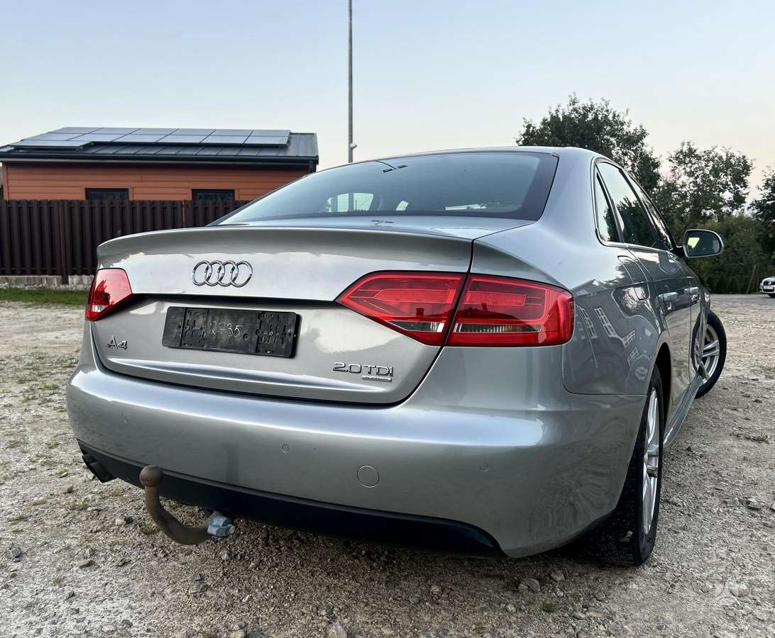 Audi A4, 2.0 l., Седан
