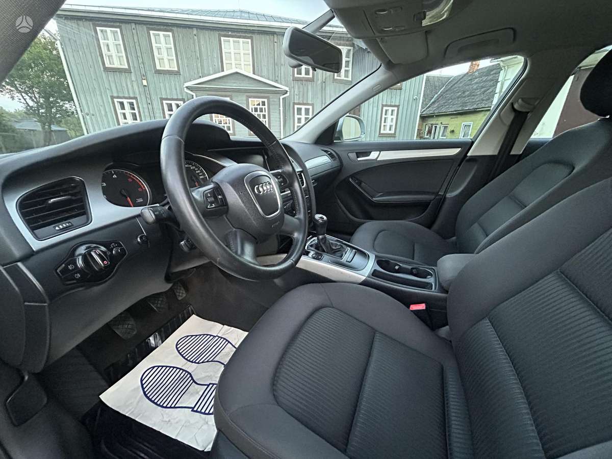Audi A4, 2.0 l., Седан