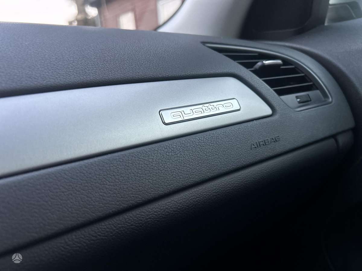 Audi A4, 2.0 l., Седан