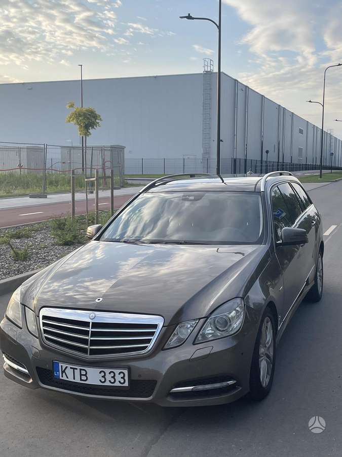Mercedes-Benz E300, 3.0 l., Универсал