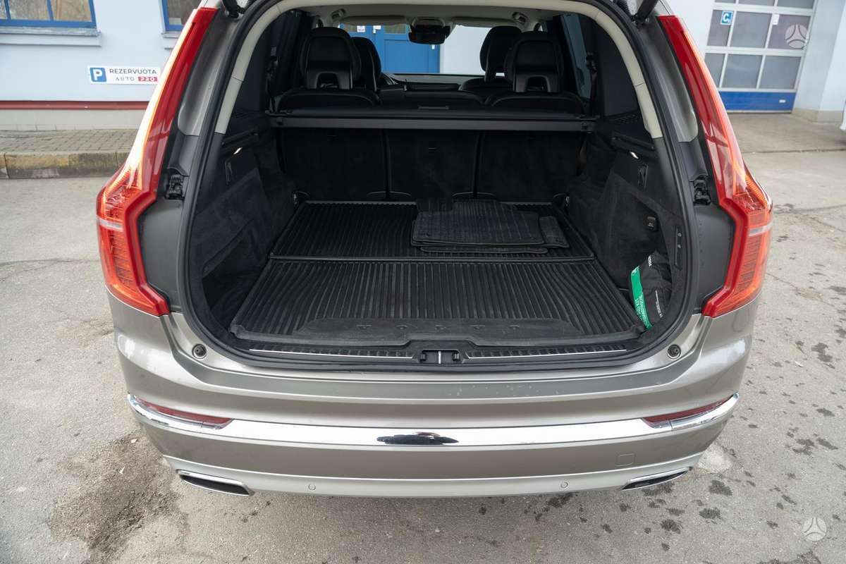 Volvo XC90 - 11