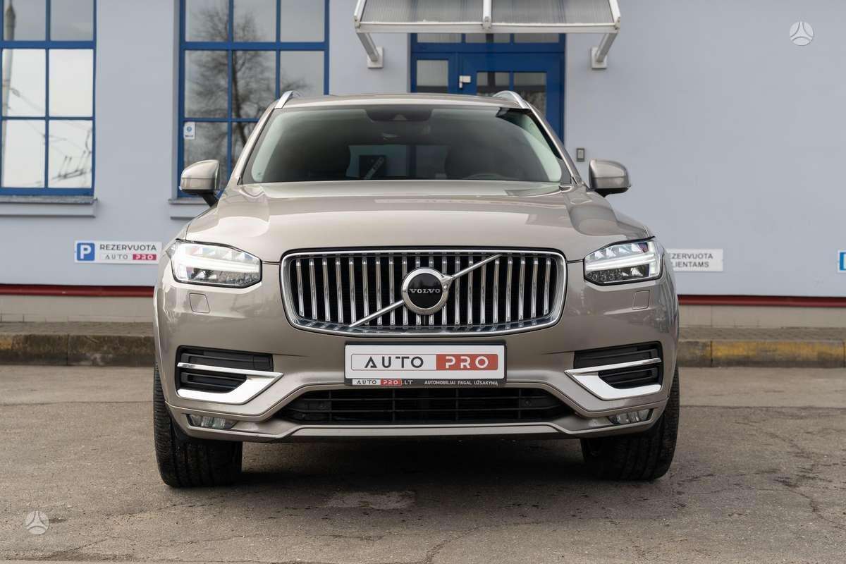 Volvo XC90 - 1