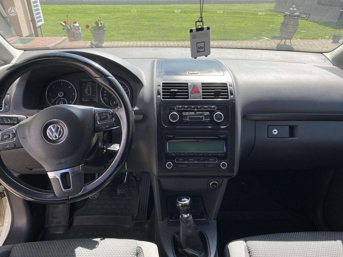 Volkswagen Touran - 3