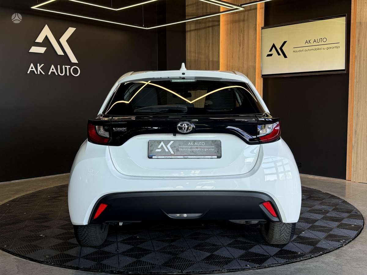 Toyota Yaris - 10