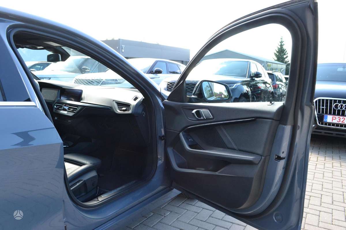 BMW 116, 1.5 l., hatchback