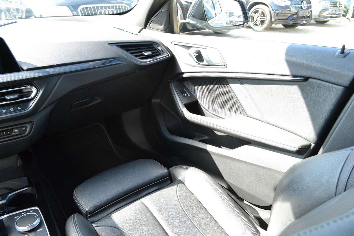 BMW 116, 1.5 l., hatchback
