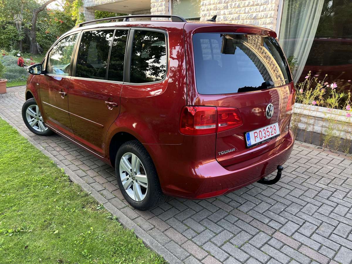 Volkswagen Touran - 4